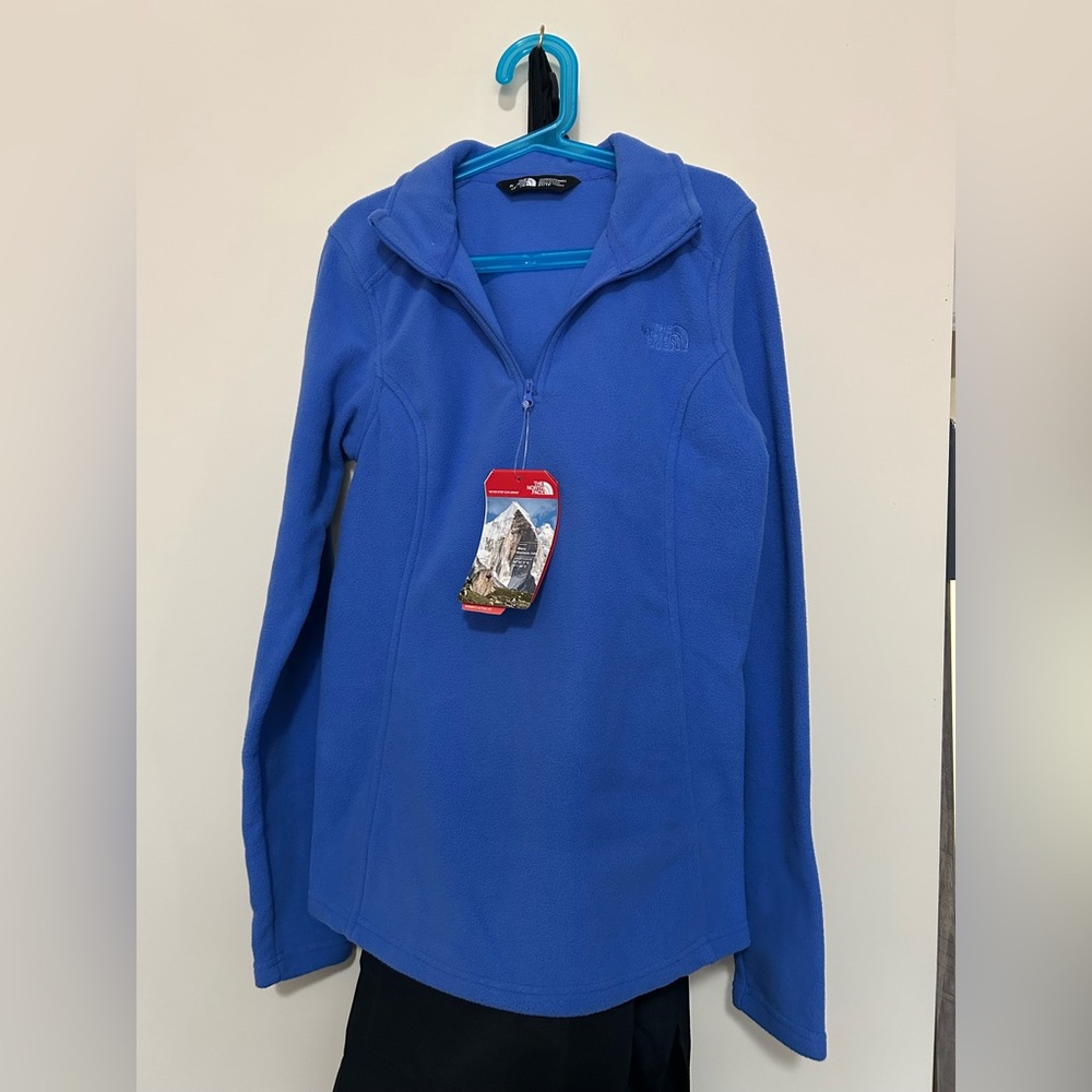 NWT The North Face Women’s Blue Fleece half zip (girls youth 10-12)